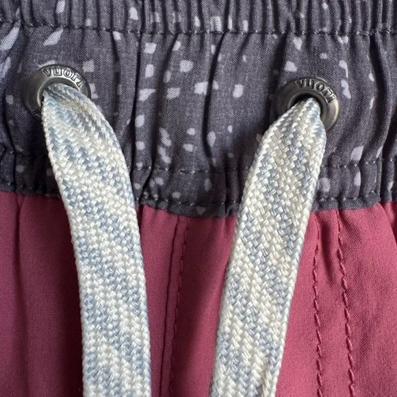 Vuori Men's Kore Shorts Men Medium 7" Inseam - Picture 4 of 10